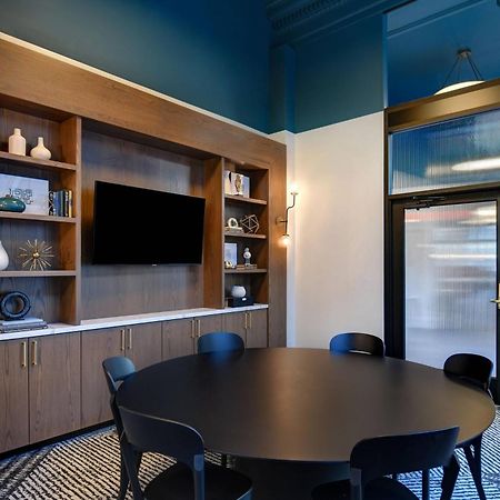 Courtyard By Marriott Cincinnati Downtown Bagian luar foto