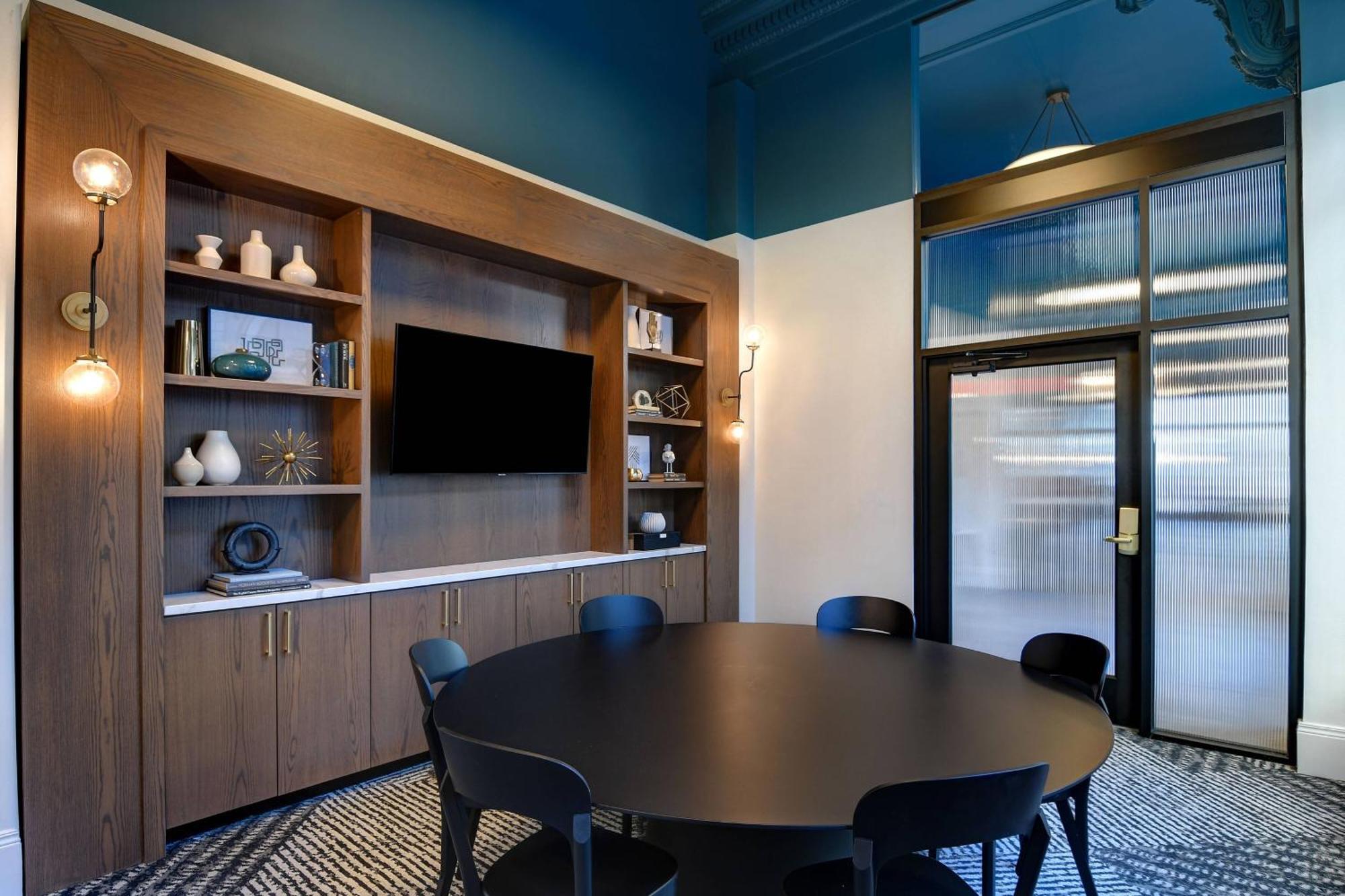 Courtyard By Marriott Cincinnati Downtown Bagian luar foto
