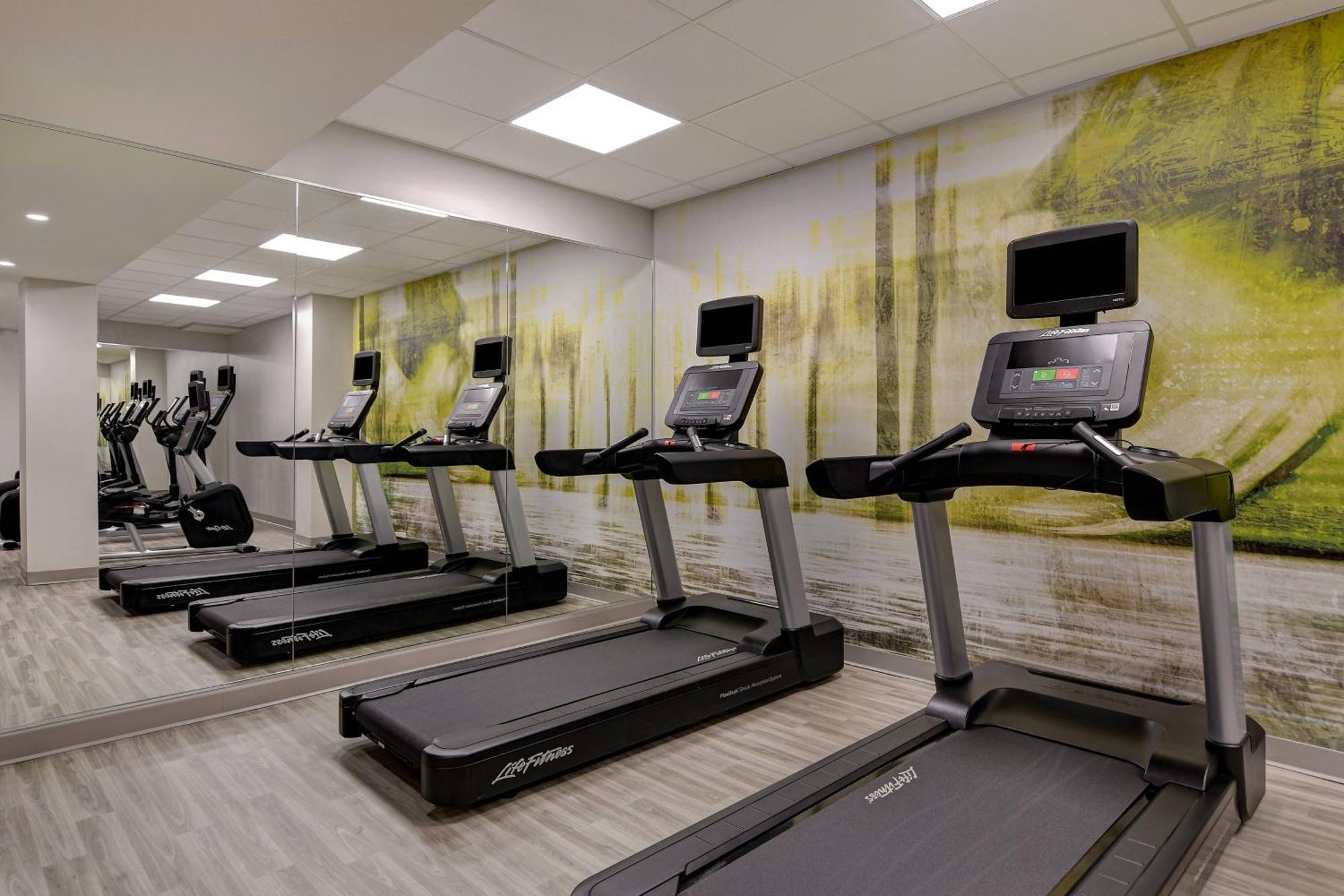 Courtyard By Marriott Cincinnati Downtown Bagian luar foto