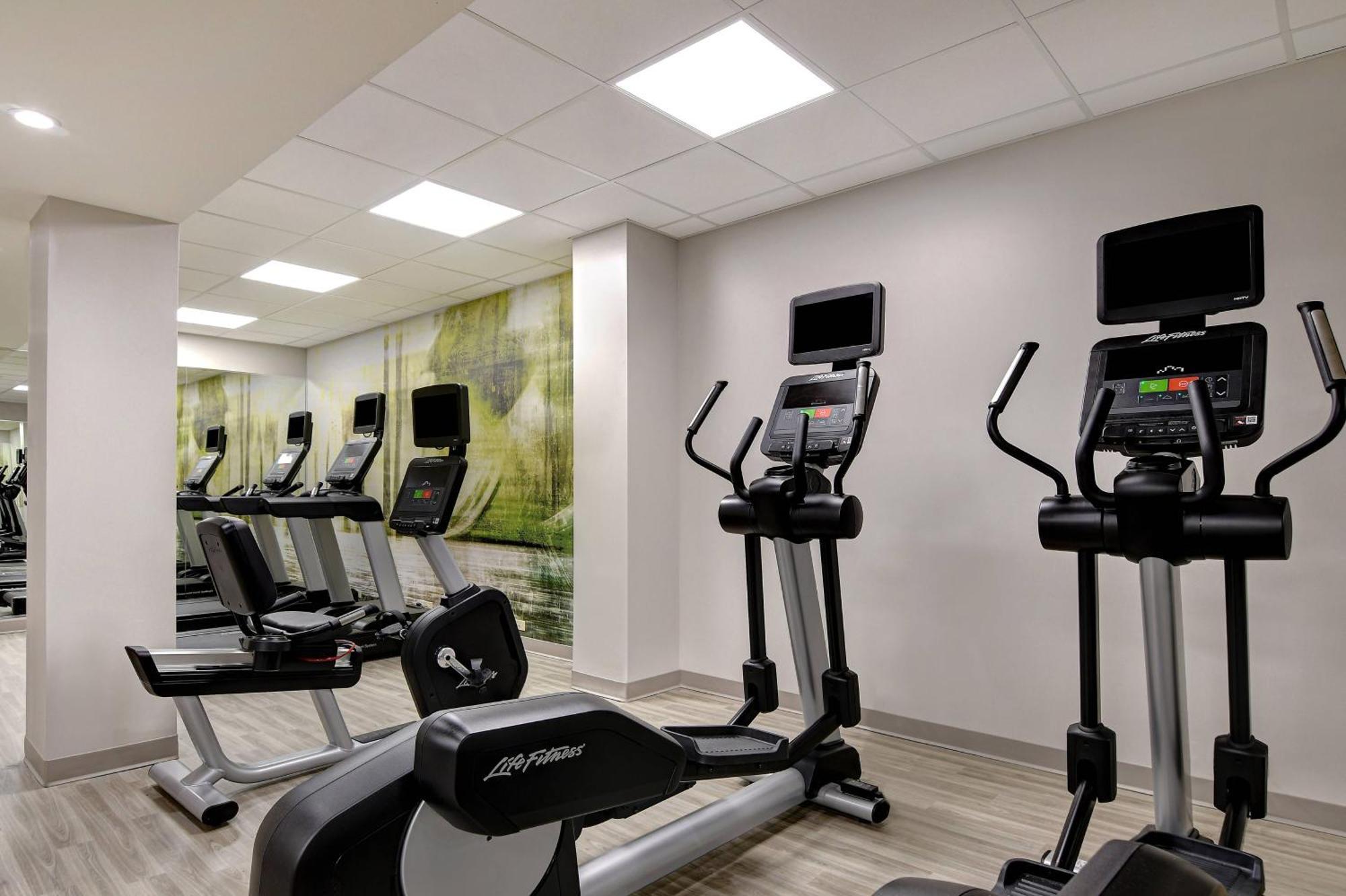 Courtyard By Marriott Cincinnati Downtown Bagian luar foto